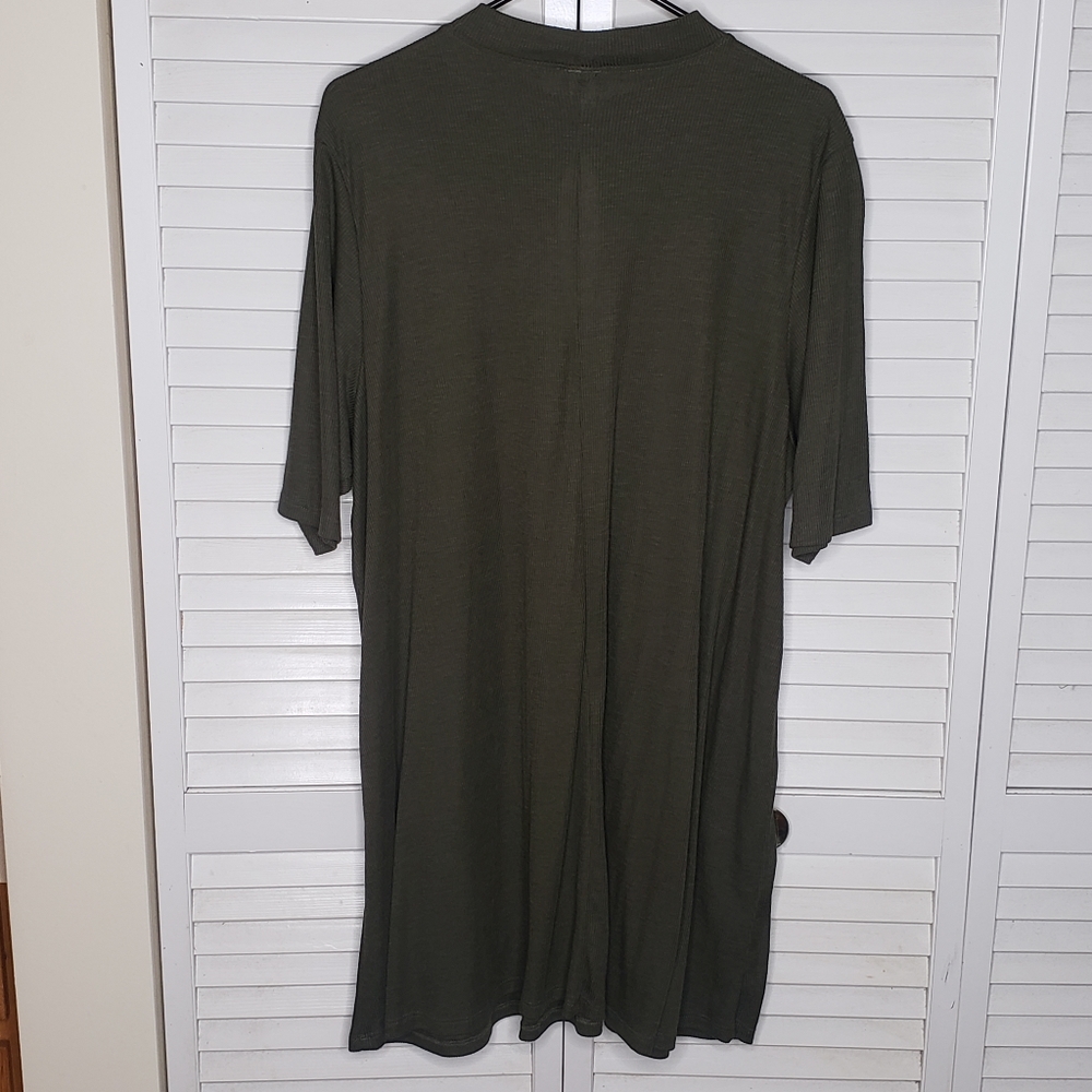 Torrid Keyhole Neck Ribbed Knit Tunic Top PLUS 3X - Picture 9 of 14